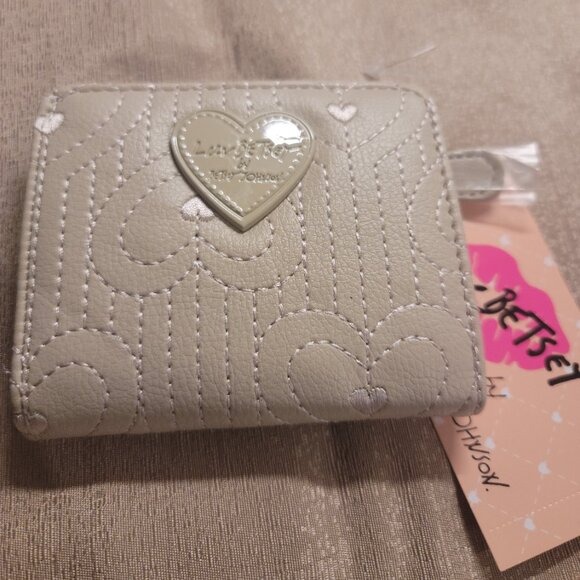 ***SALE*** Betsey Johnson Wallet - Picture 6 of 7